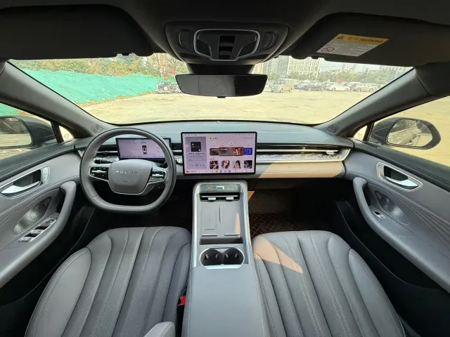 Roewe M7 DMH — Фото автомобиля 10