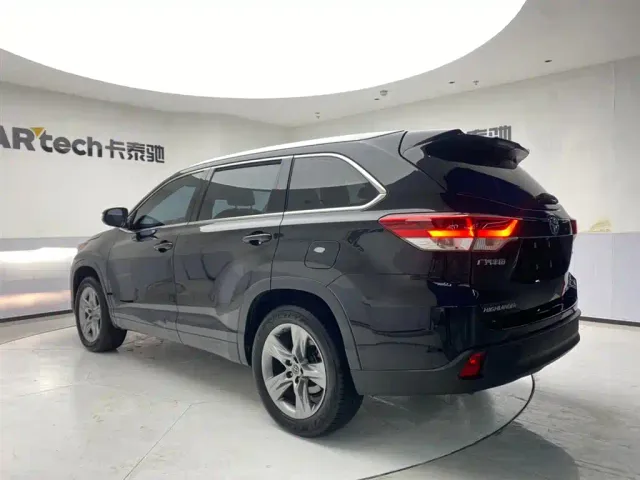Toyota Highlander — Фото автомобиля 8