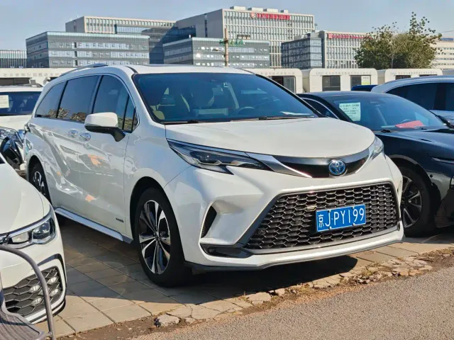 Toyota Granvia — Фото автомобиля 3