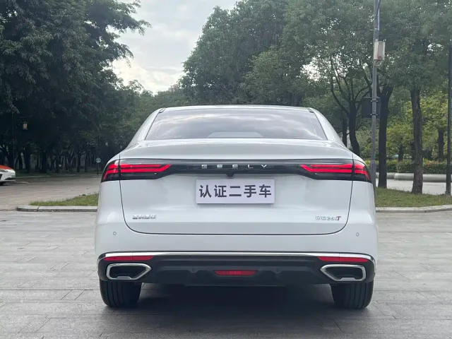 Geely Emgrand — Фото автомобиля 10