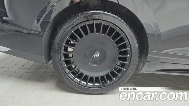 Hyundai Grandeur Grandeur (GN7) 2.5 Бензин 2WD — Фото автомобиля 3