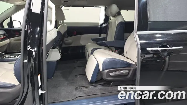 Kia Carnival — Фото автомобиля 17