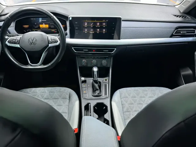 Volkswagen Lavida — Фото автомобиля 12