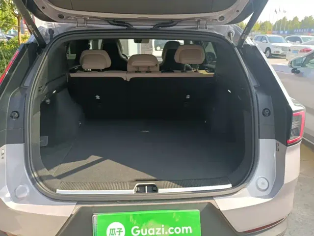 Volvo XC70 Plug-in Hybrid — Фото автомобиля 18