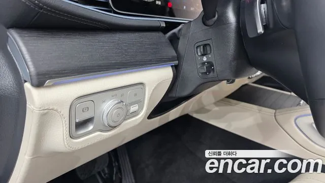 Mercedes-Benz GLE-Class — Фото автомобиля 12
