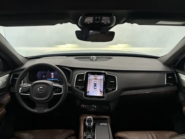Volvo XC90 — Фото автомобиля 14
