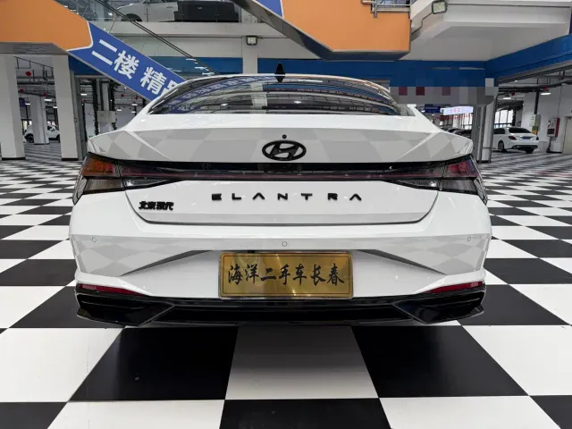 Hyundai Elantra — Фото автомобиля 4
