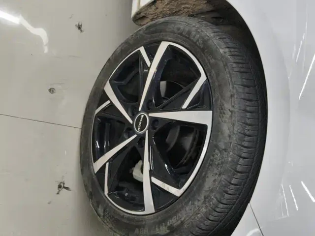 Roewe i5 — Фото автомобиля 6