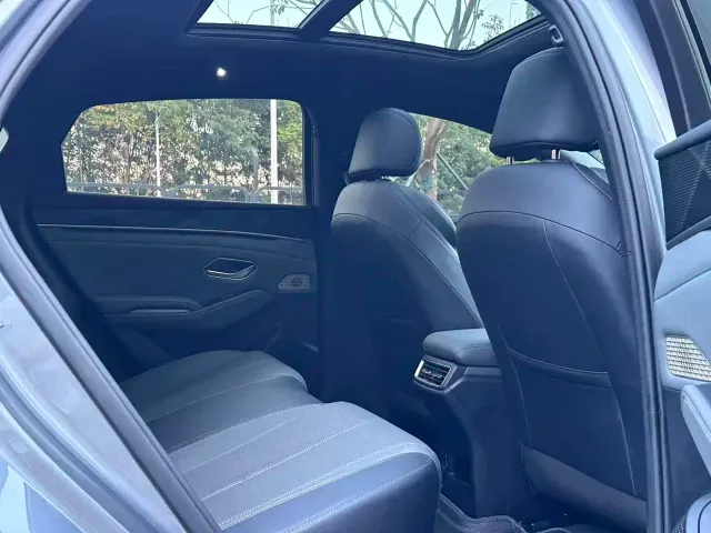 BYD Qin L — Фото автомобиля 12
