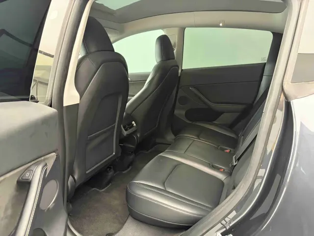 Tesla Model Y — Фото автомобиля 8