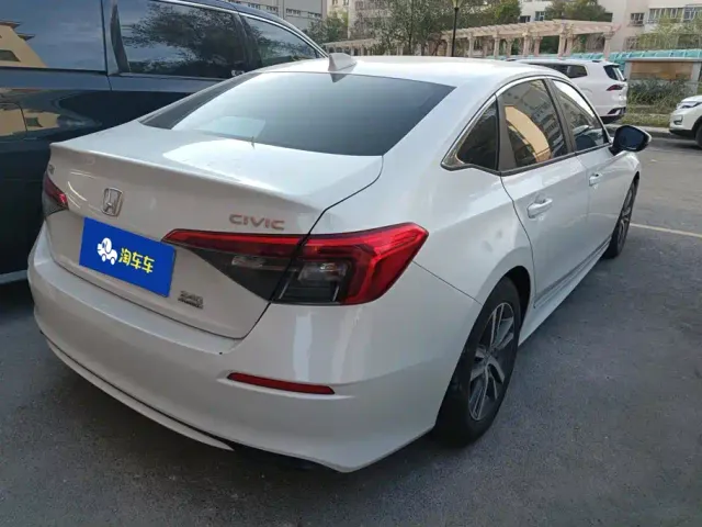 Honda Civic — Фото автомобиля 3