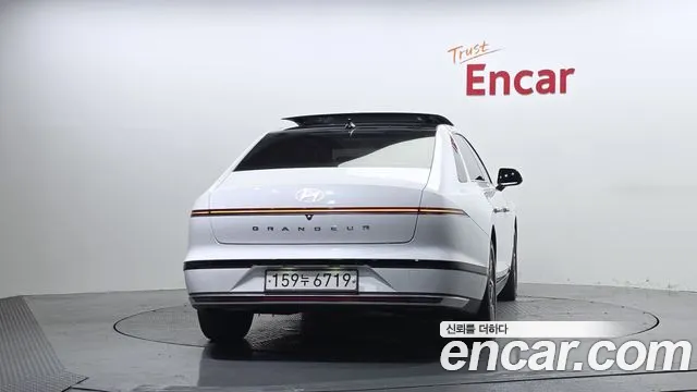 Hyundai Grandeur Grandeur (GN7) — Фото автомобиля 4