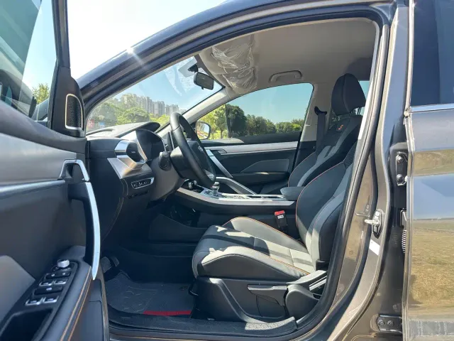 Geely Binyue — Фото автомобиля 11
