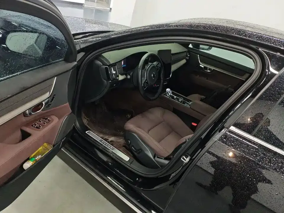 Volvo Volvo S90 2025 B5 Zhiyi Luxury Edition — Фото автомобиля 4