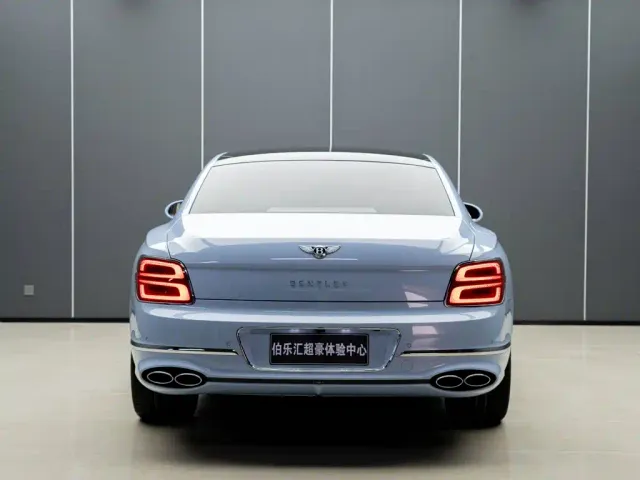 Bentley Flying Spur — Фото автомобиля 7