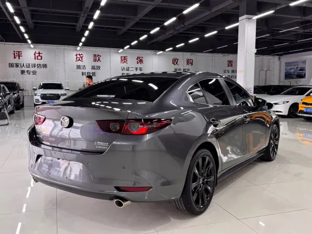 Mazda Axela — Фото автомобиля 6