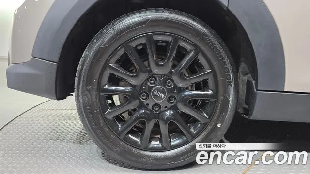 Mini Cooper Cooper 5 дверей Classic — Фото автомобиля 5