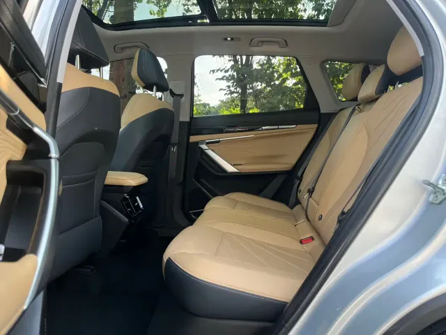 Geely Boyue L — Фото автомобиля 8