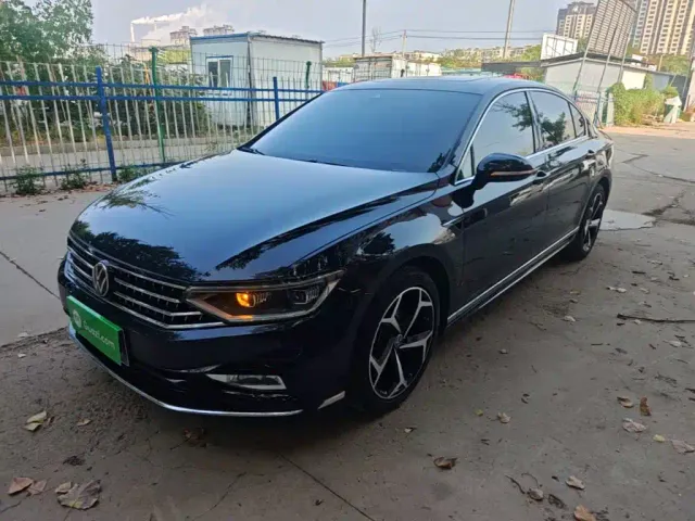 Фотография автомобиля — Volkswagen Magotan