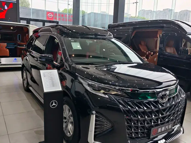 Toyota Granvia — Фото автомобиля 3