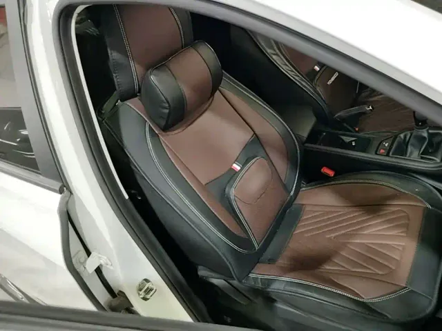 Roewe i5 — Фото автомобиля 24
