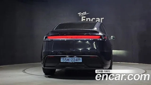 Tesla Model Y — Фото автомобиля 4