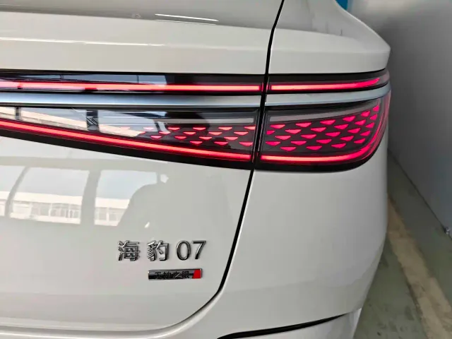 BYD Seal 07 DM-i — Фото автомобиля 21