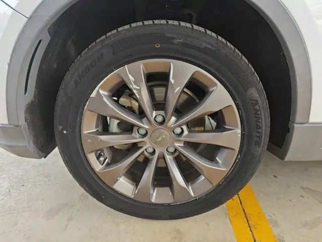 Geely Geometry C — Фото автомобиля 22
