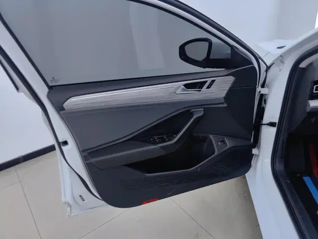 Volkswagen Sagitar — Фото автомобиля 7
