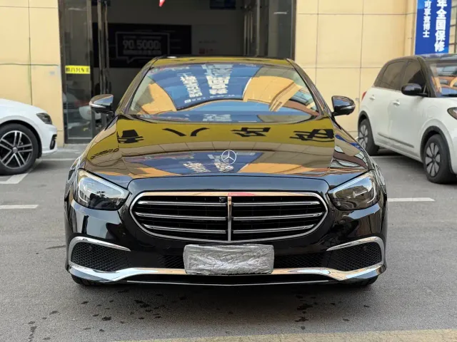 Mercedes-Benz E-Class — Фото автомобиля 2