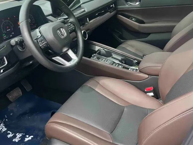 Honda Inspire Hybrid — Фото автомобиля 10