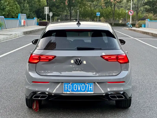 Volkswagen Golf — Фото автомобиля 9