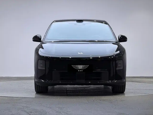 Li Auto i6 — Фото автомобиля 2