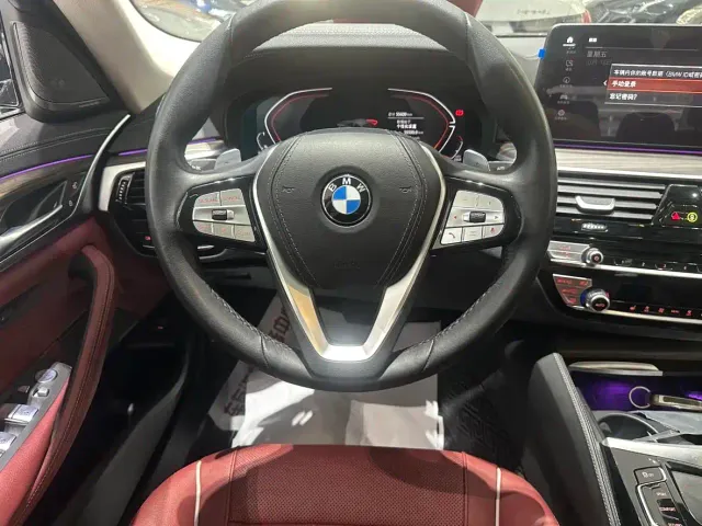 BMW 5 Series — Фото автомобиля 2