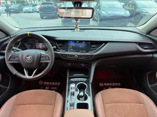 Buick Regal — Фото автомобиля 11