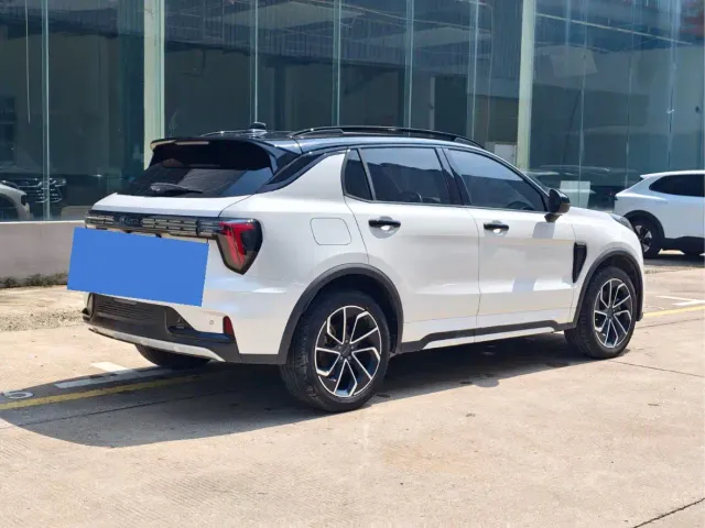 Lynk & Co 01 — Фото автомобиля 7