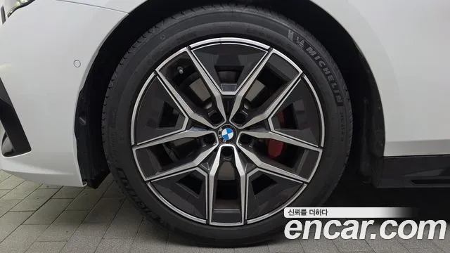 BMW 5 Series G60 — Фото автомобиля 5