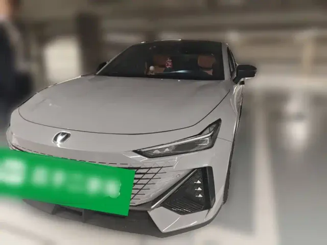 Фотография автомобиля — Changan UNI-V