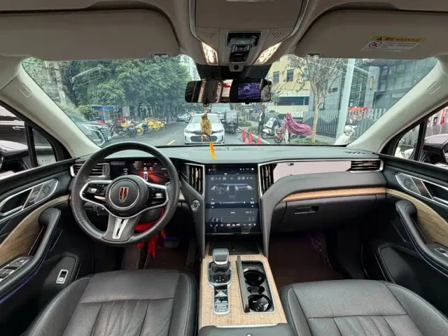 Hongqi HS7 — Фото автомобиля 13