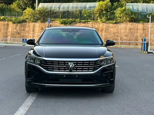 Volkswagen Passat — Фото автомобиля 2
