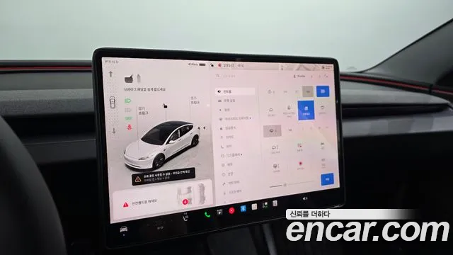 Tesla Model 3 — Фото автомобиля 16