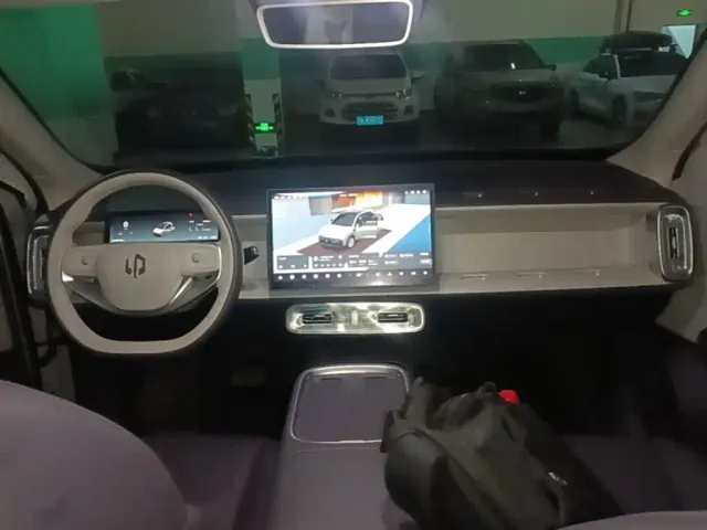Leapmotor B10 — Фото автомобиля 9