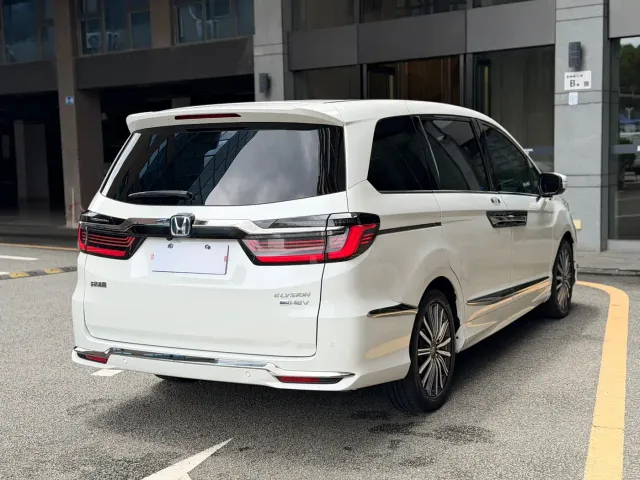Honda Elysion — Фото автомобиля 24