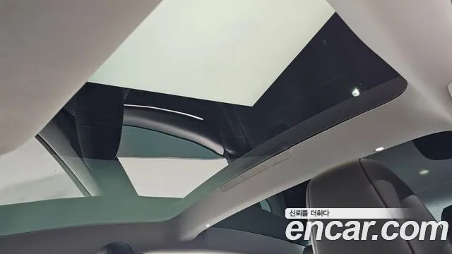Tesla Model 3 — Фото автомобиля 19