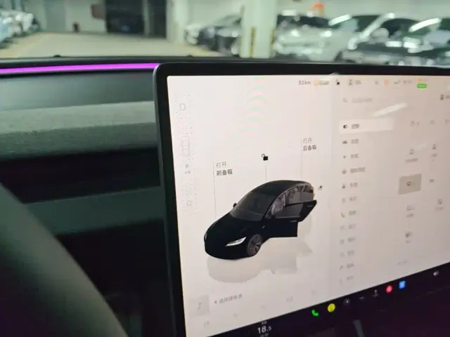 Tesla Model 3 — Фото автомобиля 13