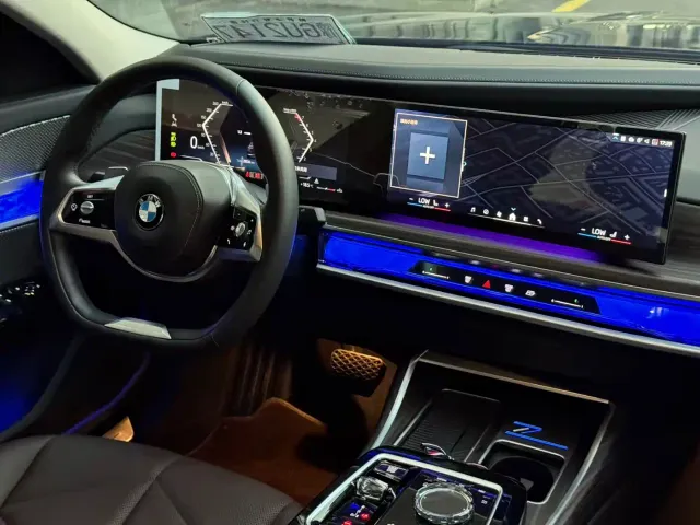 BMW 7 Series — Фото автомобиля 9