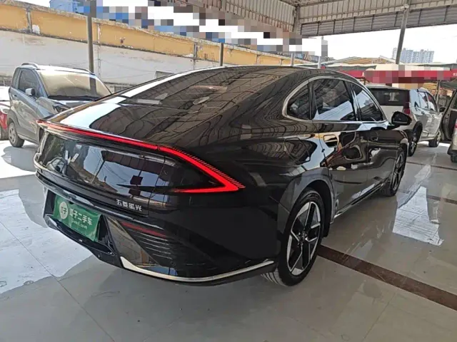 Wuling Starlight — Фото автомобиля 6