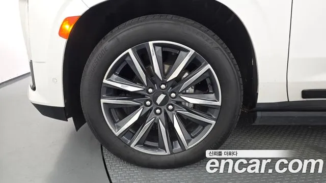 Cadillac Escalade 5th Gen — Фото автомобиля 5