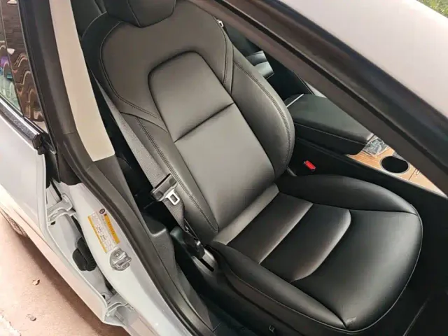 Tesla Model 3 — Фото автомобиля 24