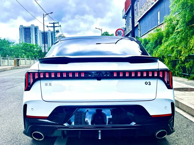 Lynk & Co 03 — Фото автомобиля 7